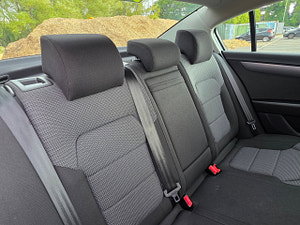 Volkswagen Passat thumbnail