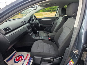 Volkswagen Passat thumbnail