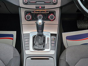 Volkswagen Passat thumbnail