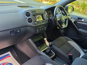 Volkswagen Tiguan thumbnail
