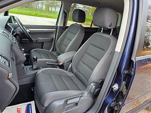 Volkswagen Touran thumbnail