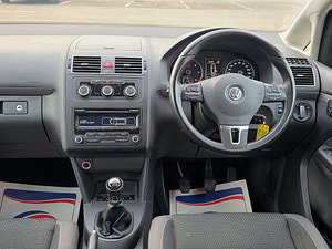 Volkswagen Touran thumbnail