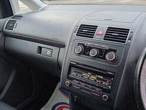 Volkswagen Touran thumbnail