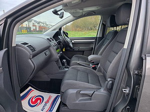 Volkswagen Touran thumbnail