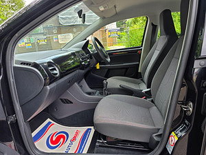 Volkswagen up! thumbnail