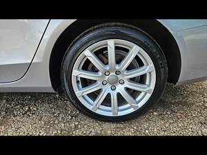 Audi A4 Avant thumbnail