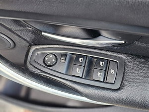 BMW 3 Series thumbnail