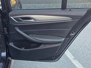 BMW 5 Series thumbnail