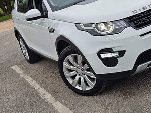 Land Rover Discovery Sport thumbnail