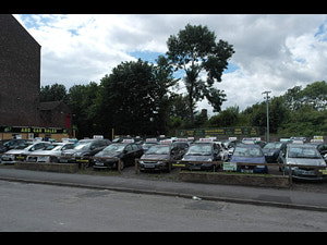 Land Rover Discovery Sport thumbnail