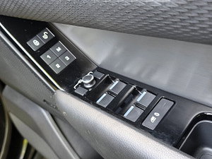 Land Rover Range Rover Velar thumbnail