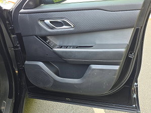 Land Rover Range Rover Velar thumbnail