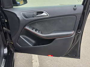 Mercedes-Benz B Class thumbnail