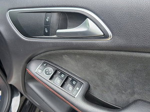 Mercedes-Benz B Class thumbnail