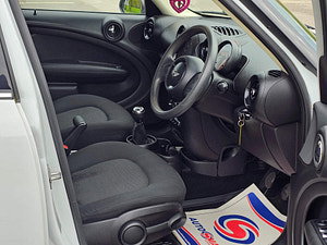 MINI Countryman thumbnail