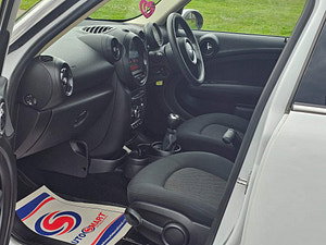 MINI Countryman thumbnail