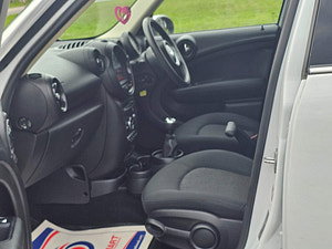 MINI Countryman thumbnail