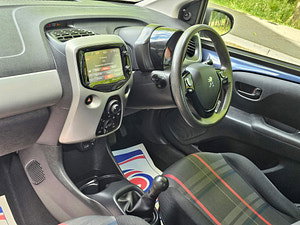 Peugeot 108 thumbnail