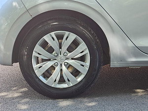 Peugeot 208 thumbnail