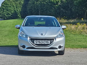 Peugeot 208 thumbnail
