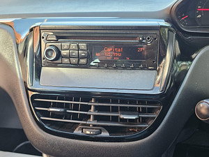 Peugeot 208 thumbnail