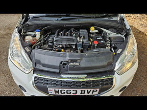 Peugeot 208 thumbnail