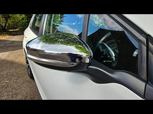 Peugeot 208 thumbnail
