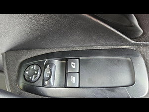 Peugeot 208 thumbnail