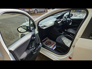 Peugeot 208 thumbnail