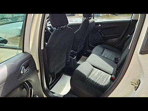 Peugeot 208 thumbnail