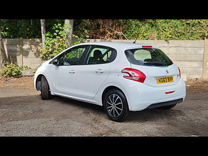 Peugeot 208 thumbnail