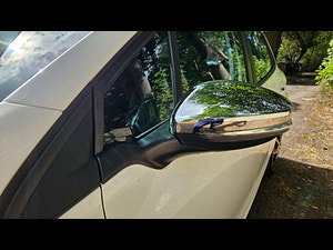 Peugeot 208 thumbnail