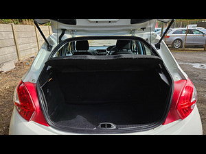 Peugeot 208 thumbnail
