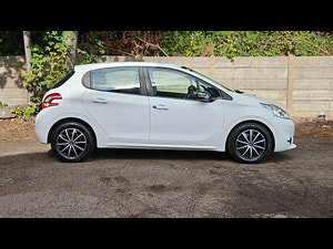 Peugeot 208 thumbnail