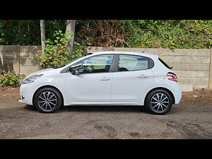 Peugeot 208 thumbnail