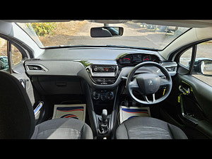 Peugeot 208 thumbnail