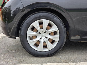 Peugeot 208 thumbnail