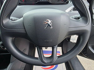Peugeot 208 thumbnail