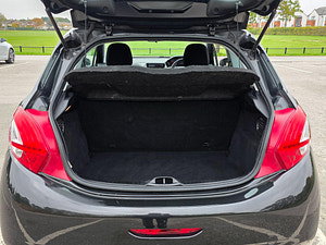 Peugeot 208 thumbnail
