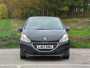 Peugeot 208 thumbnail