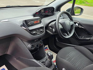 Peugeot 208 thumbnail