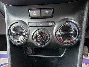 Peugeot 208 thumbnail