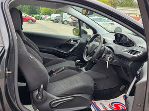 Peugeot 208 thumbnail