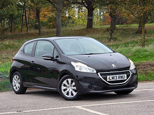 Peugeot 208 thumbnail