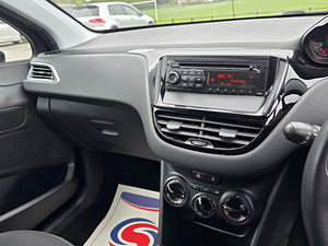 Peugeot 208 thumbnail