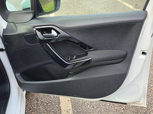 Peugeot 208 thumbnail