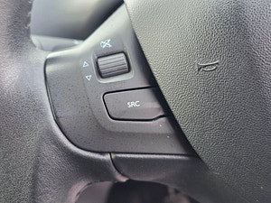 Peugeot 208 thumbnail