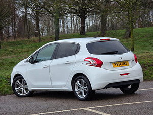 Peugeot 208 thumbnail