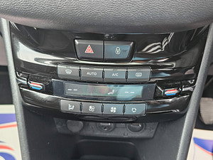 Peugeot 208 thumbnail