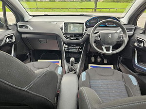 Peugeot 208 thumbnail